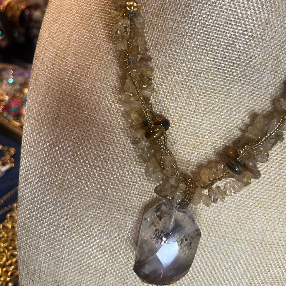 Citrine Quartz Necklace with Ghost Citrine Pendant. - Picture 4 of 5
